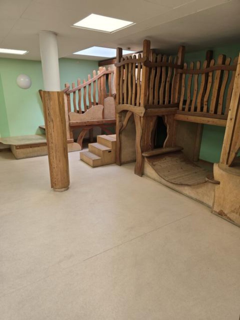 Hallenbereich der AWO Kita Von-Halem-Straße im Stadtteil Neu-Allermöhe.